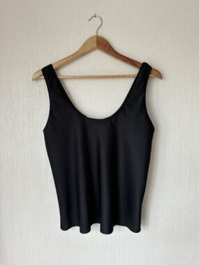 Abercrombie & Fitch women’s  Sleek Black Scoop Neck Tank Top – Size M